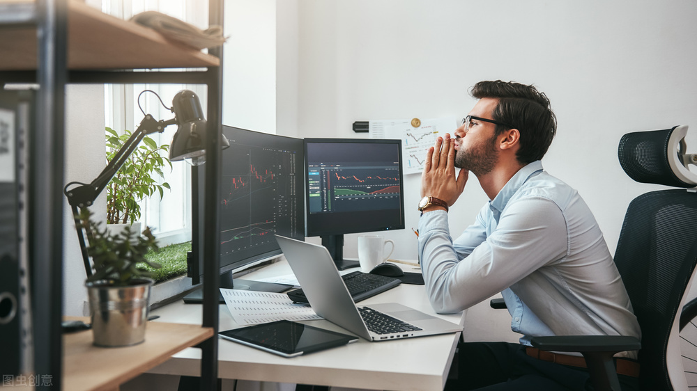 怎么样才能做基金经理（怎么才能做到基金经理）