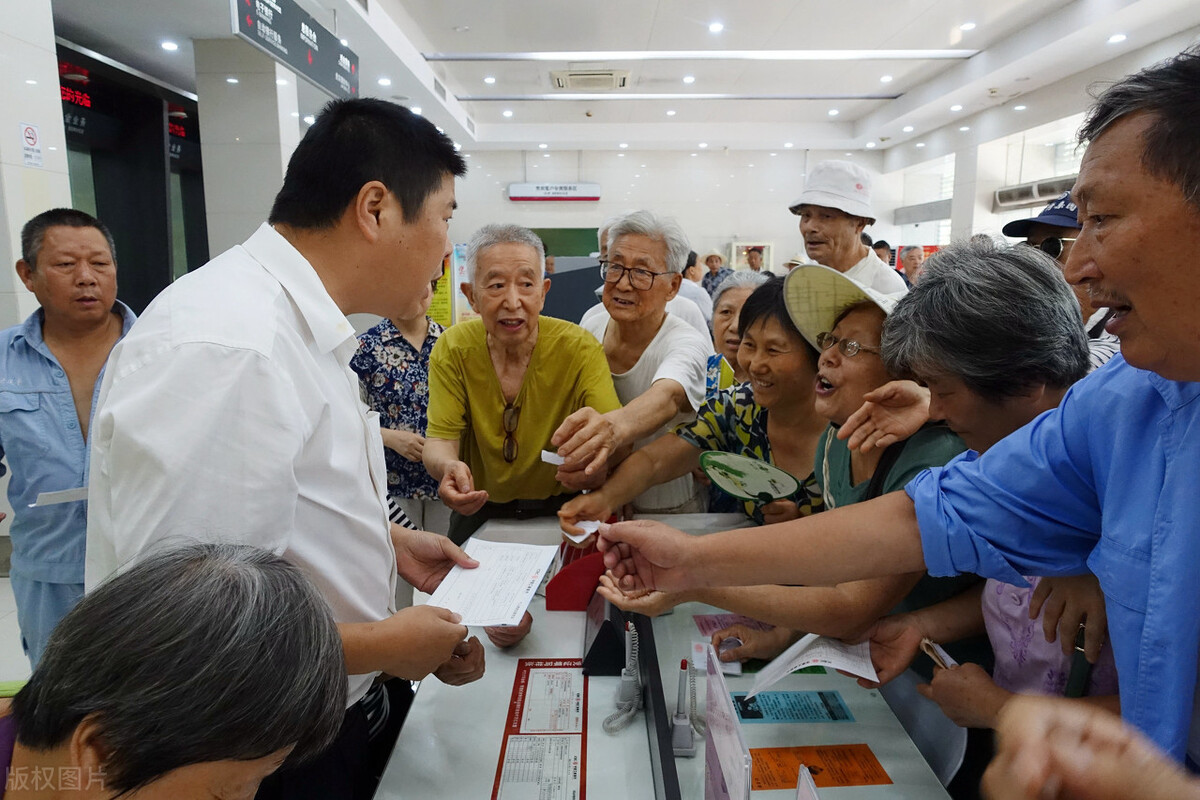 如何存钱最划算的方法（怎样存钱最划算）
