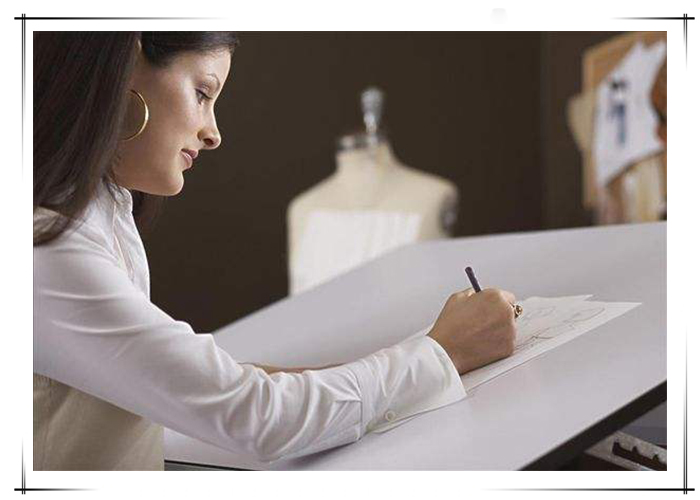 女生从事证券工作好吗（女生去银行工作还是证券好）