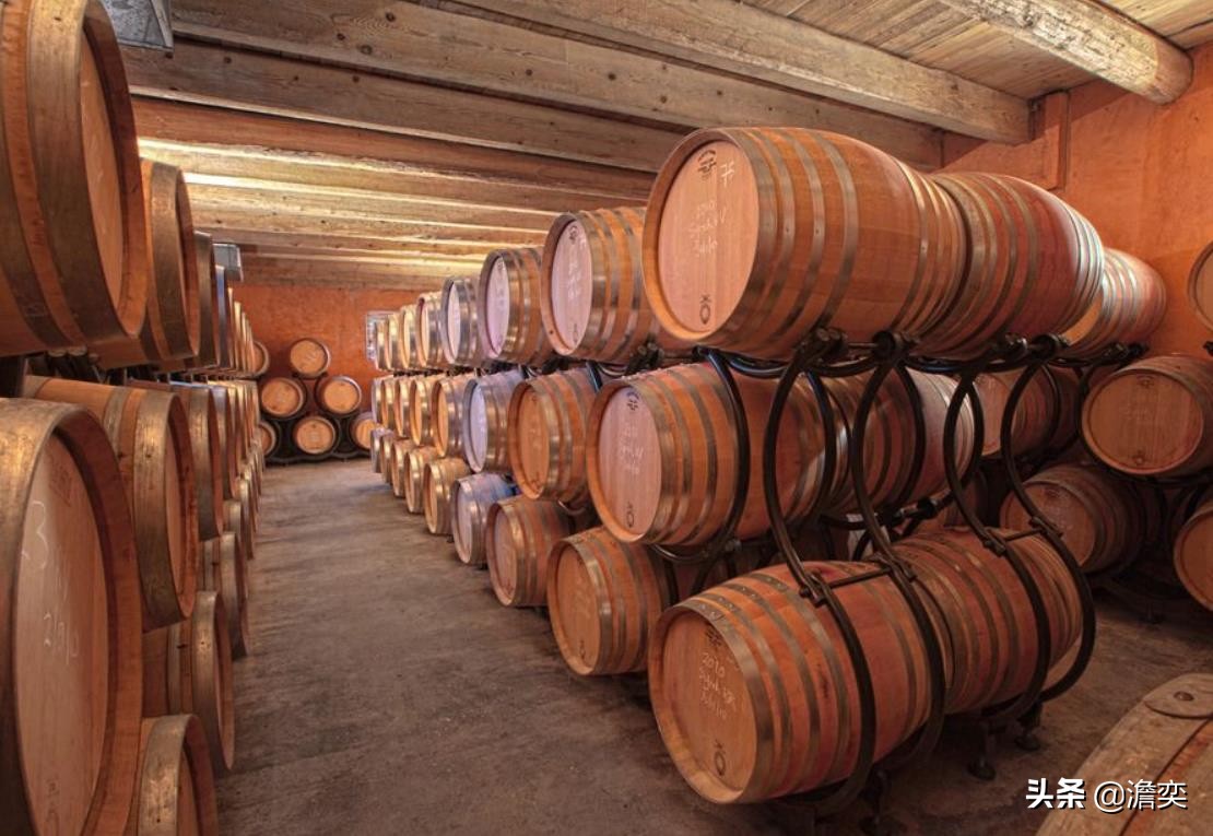 82年的拉菲红酒多少钱一瓶（82年拉菲红酒价格表图片）