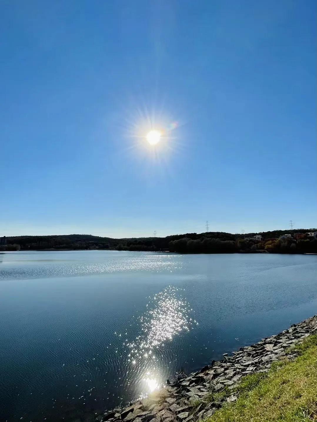 房地产三条红线指的是什么（房地产三条红线指的是什么两个政策）