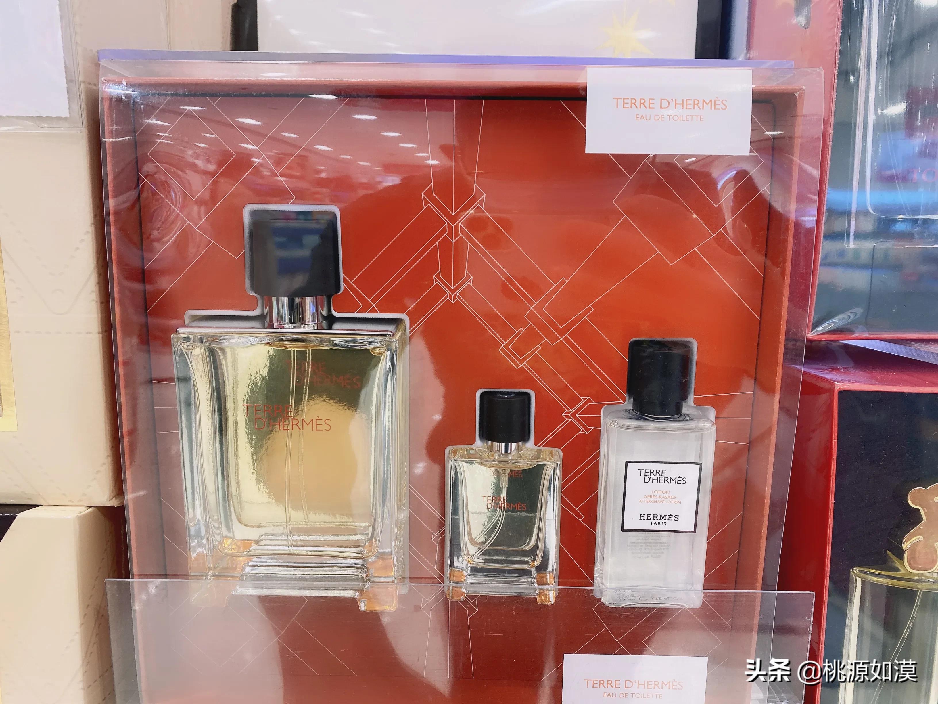 香奈儿蔚蓝香水介绍（香奈儿蔚蓝香水什么味道）