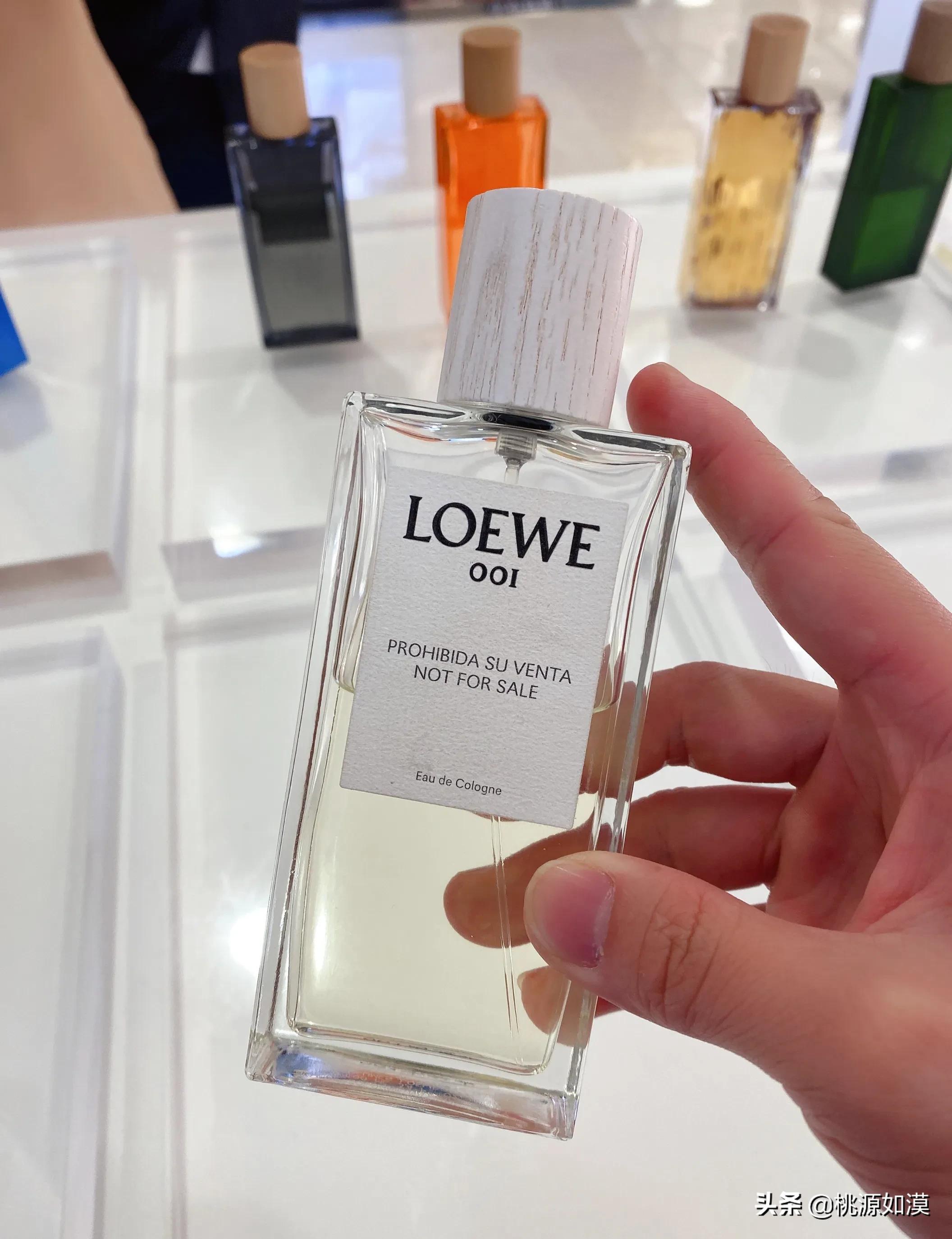 香奈儿蔚蓝香水介绍（香奈儿蔚蓝香水什么味道）