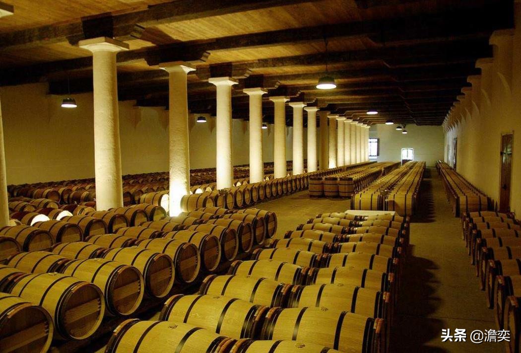 82年的拉菲红酒多少钱一瓶（82年拉菲红酒价格表图片）