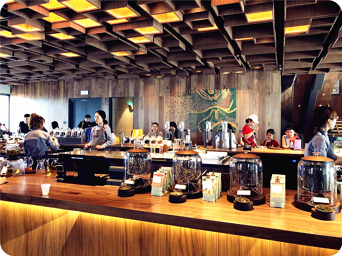 星巴克臻选店全球几家（星巴克臻选店有哪些）