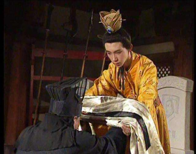 三国时期割须弃袍的是（三国演义中割须弃袍的是谁）