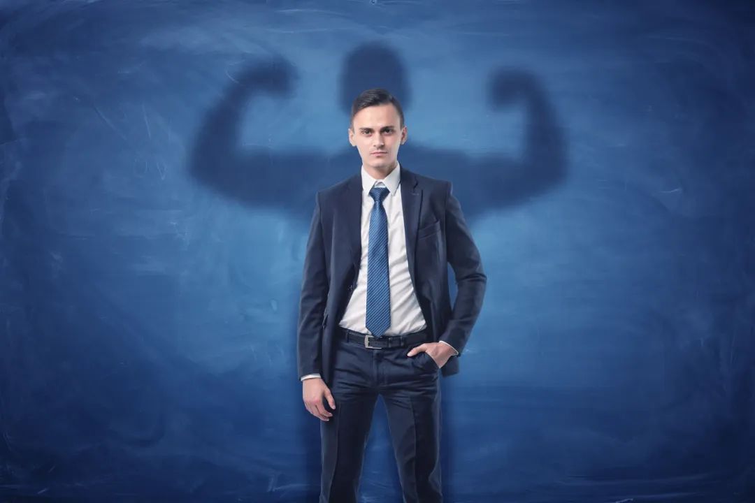 如何投资基金经理（像基金经理那样投资）