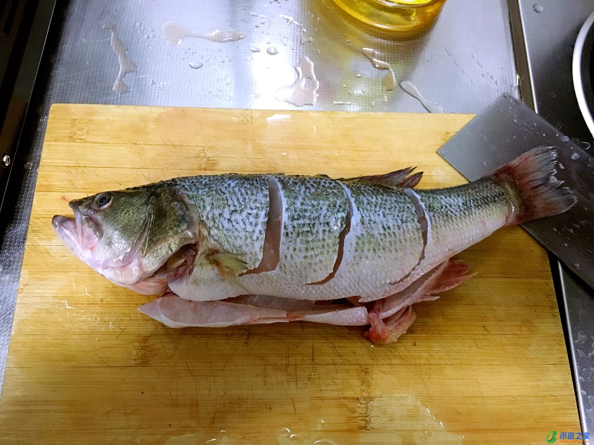 鱼蒸15分钟能熟吗（鱼蒸10分钟能熟吗）