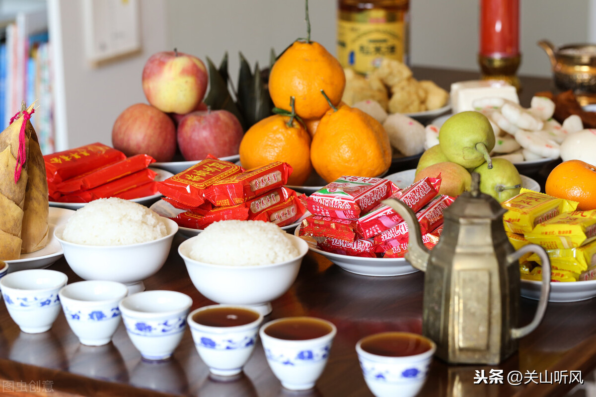 杂乱无章的意思是（杂乱无章是什么词）