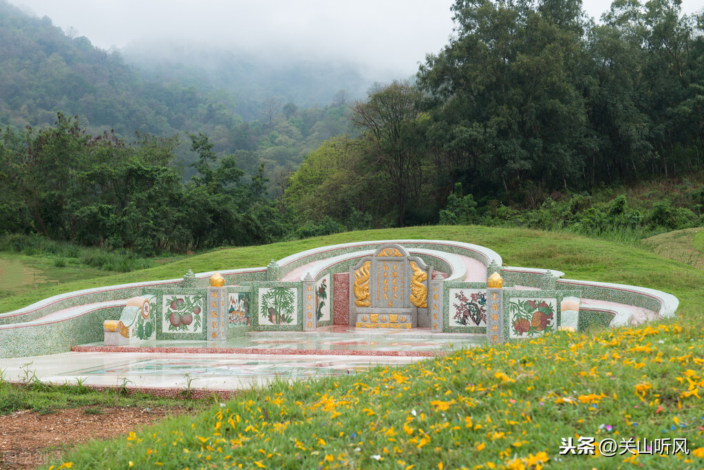 杂乱无章的意思是（杂乱无章是什么词）