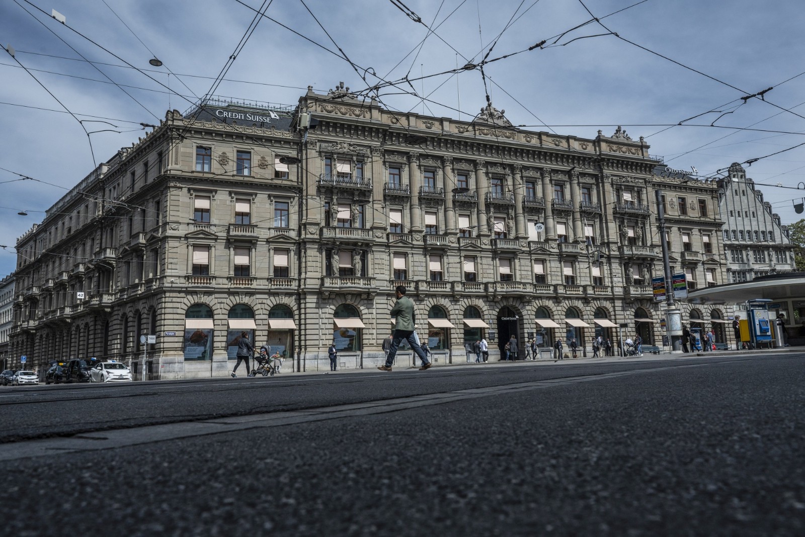因财务报表遭SEC质疑,瑞士信贷推迟年报,股价暴跌至新低插图 因财务报表遭SEC质疑,瑞士信贷推迟年报,股价暴跌至新低