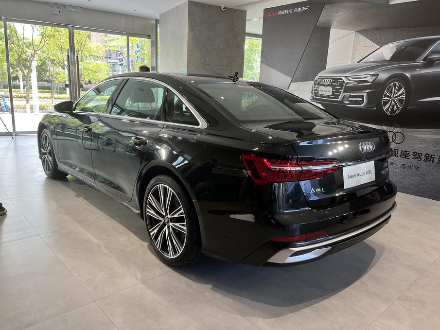 奥迪a6l价格多少（奥迪A6L价格多少2015）