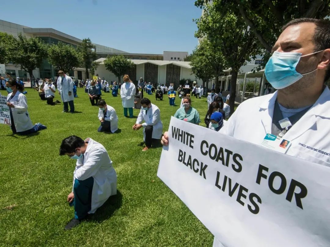 马斯克、米哈游轮番注资，AI医疗会是下一个风口吗？